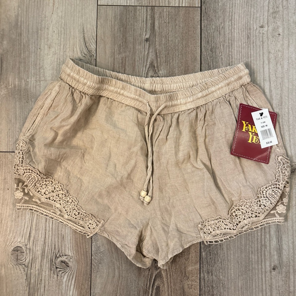 Yak and Yeti NWT Women's High Waist Linen Beige Lace Shorts Size Medium